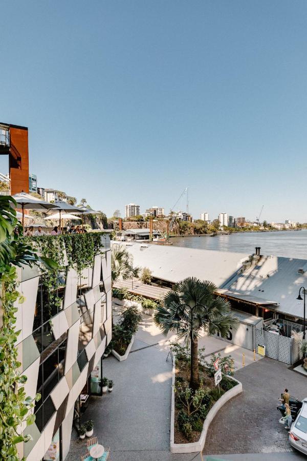 Crystalbrook Vincent Brisbane Exterior foto View of the Brisbane River from the RiverLife complex