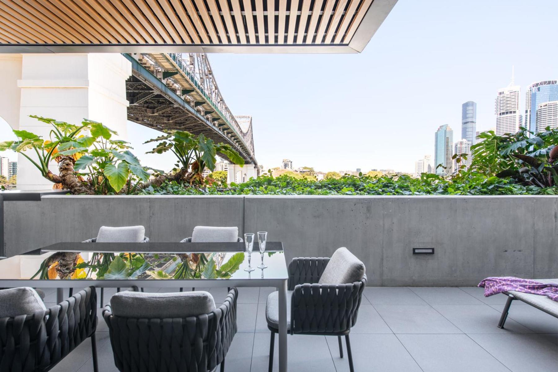 Crystalbrook Vincent Brisbane Exterior foto The rooftop garden